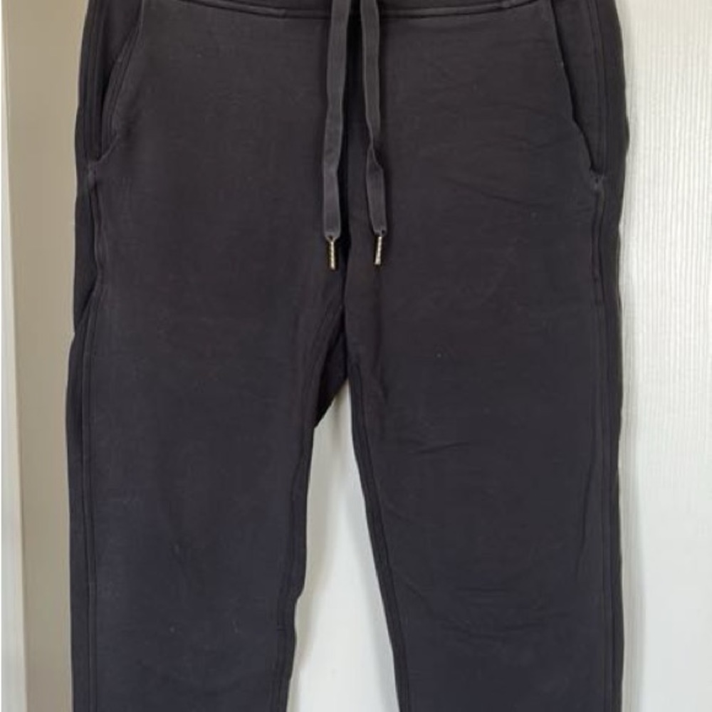 Lululemon black joggers Size 6